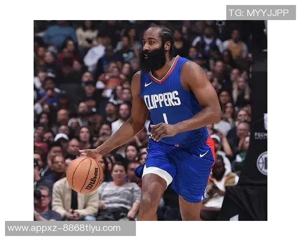 快船队启程前往休斯敦哈登与小卡登机照引发球迷热议